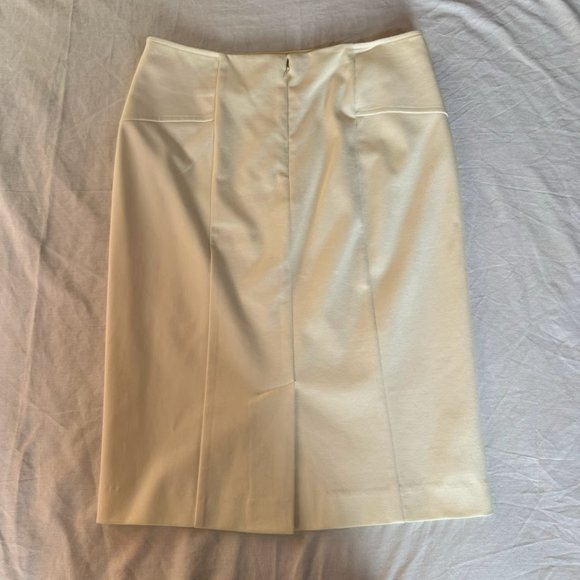 Le Chateau Cream Blazer Skirt Suit Set - Picture 7 of 12